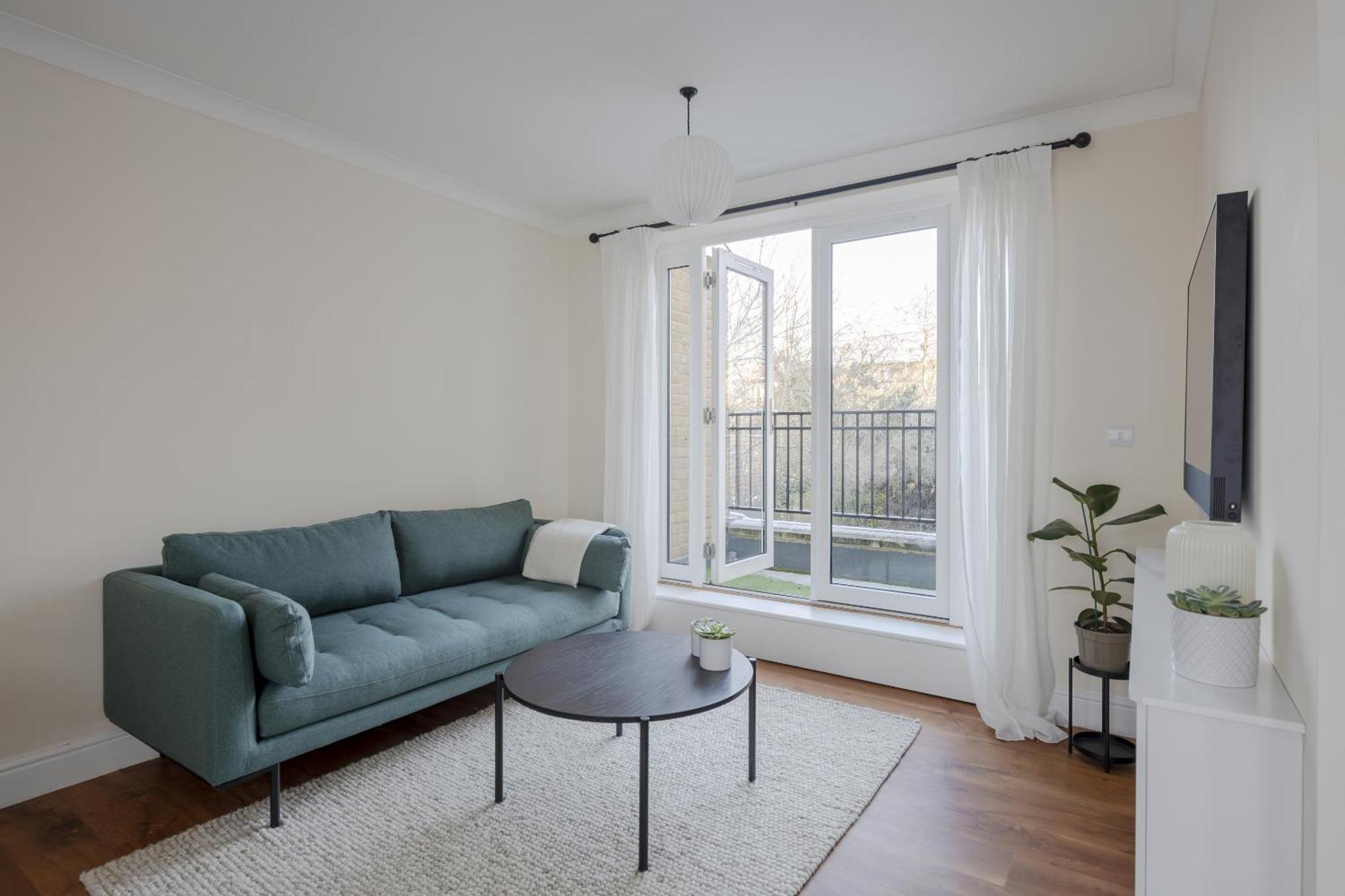 Modern 2 Bed Town House Quiet Street Near Station Holiday home Chelmsford